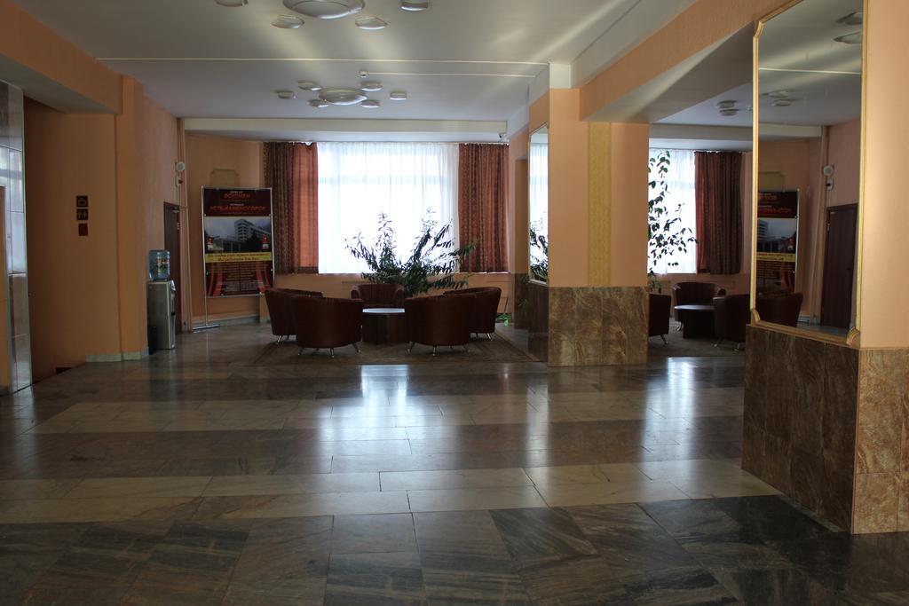 Ust-Kamenogorsk Hotel Buitenkant foto