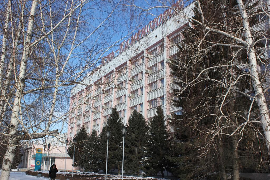 Ust-Kamenogorsk Hotel Buitenkant foto