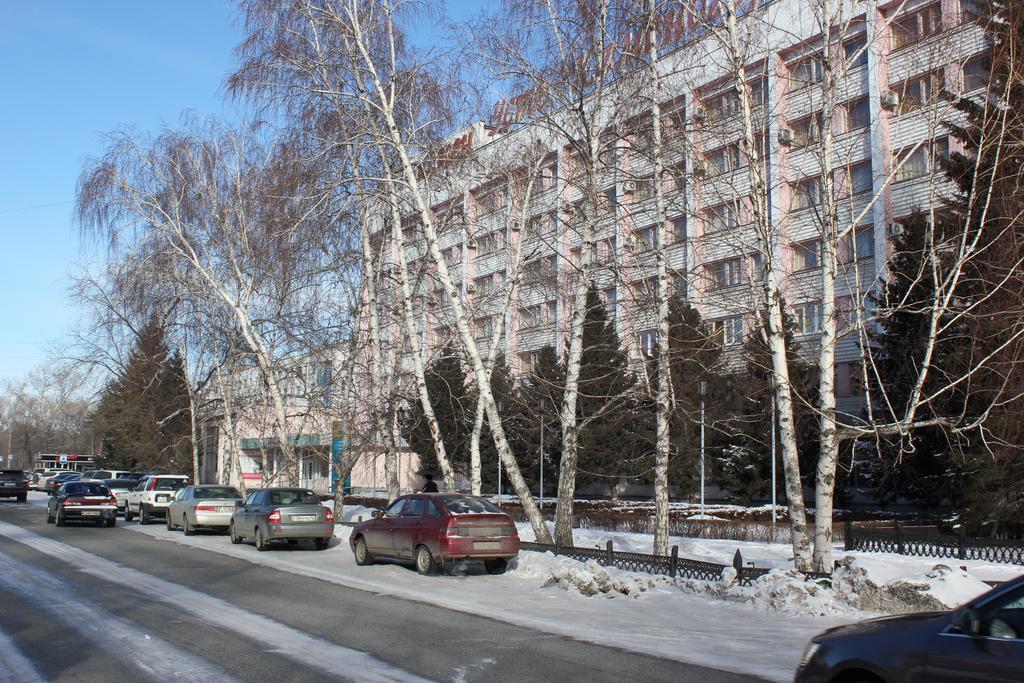 Ust-Kamenogorsk Hotel Buitenkant foto