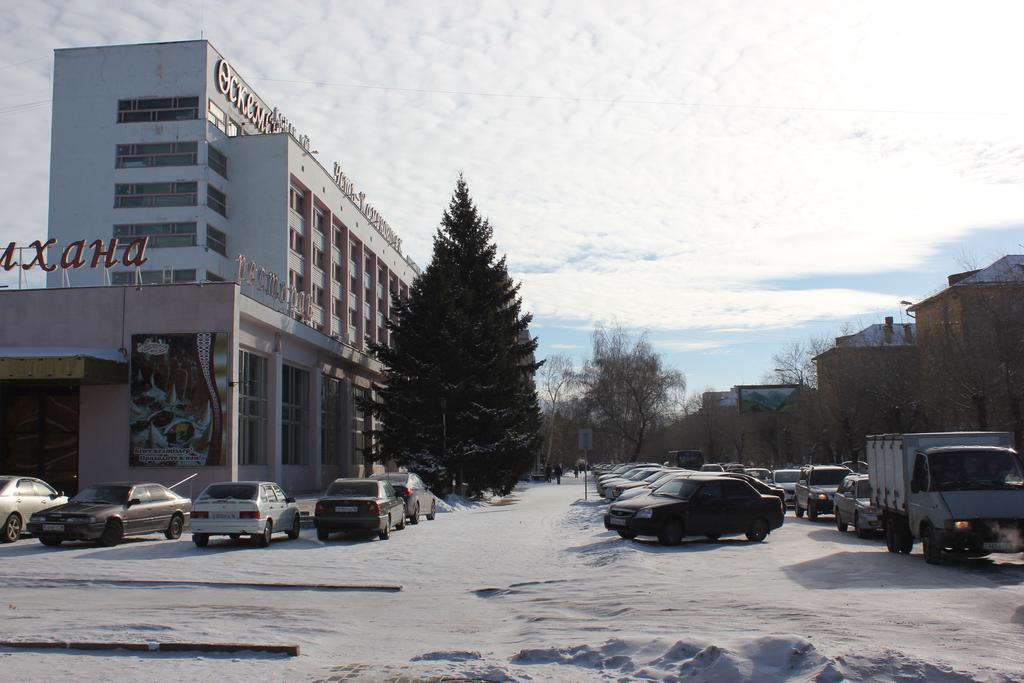 Ust-Kamenogorsk Hotel Buitenkant foto