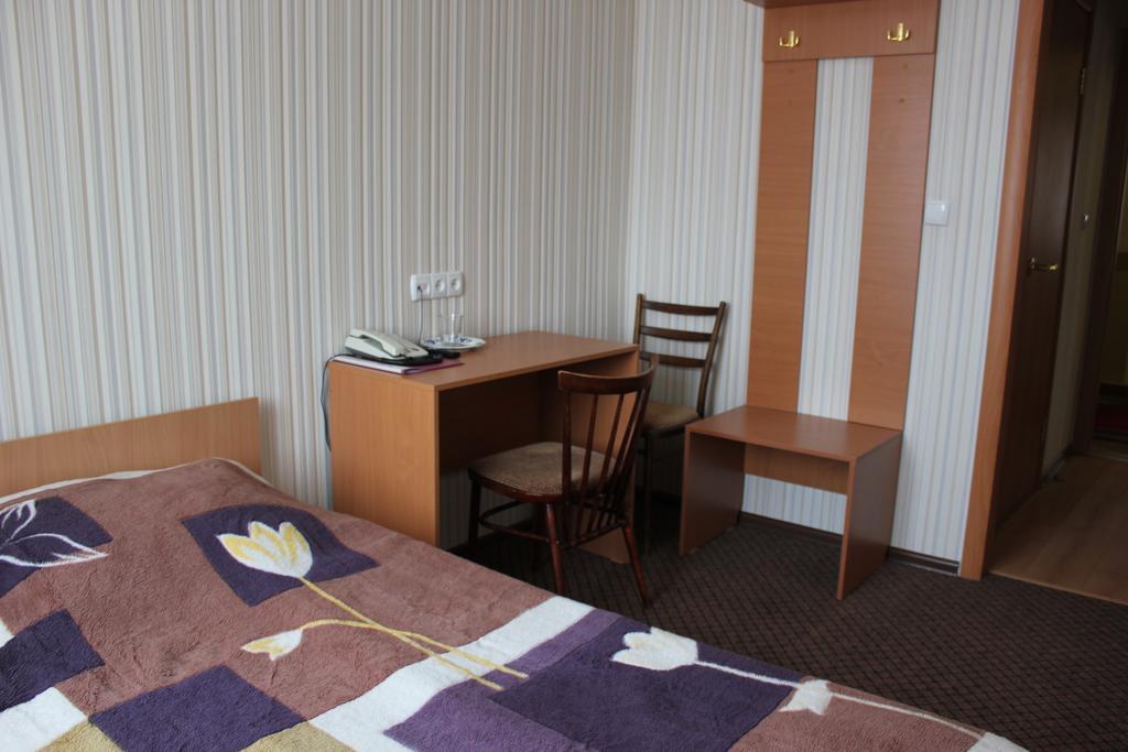 Ust-Kamenogorsk Hotel Buitenkant foto