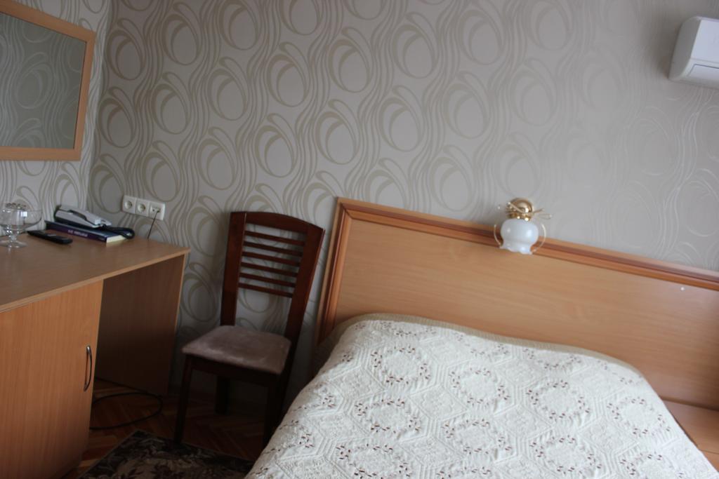 Ust-Kamenogorsk Hotel Buitenkant foto