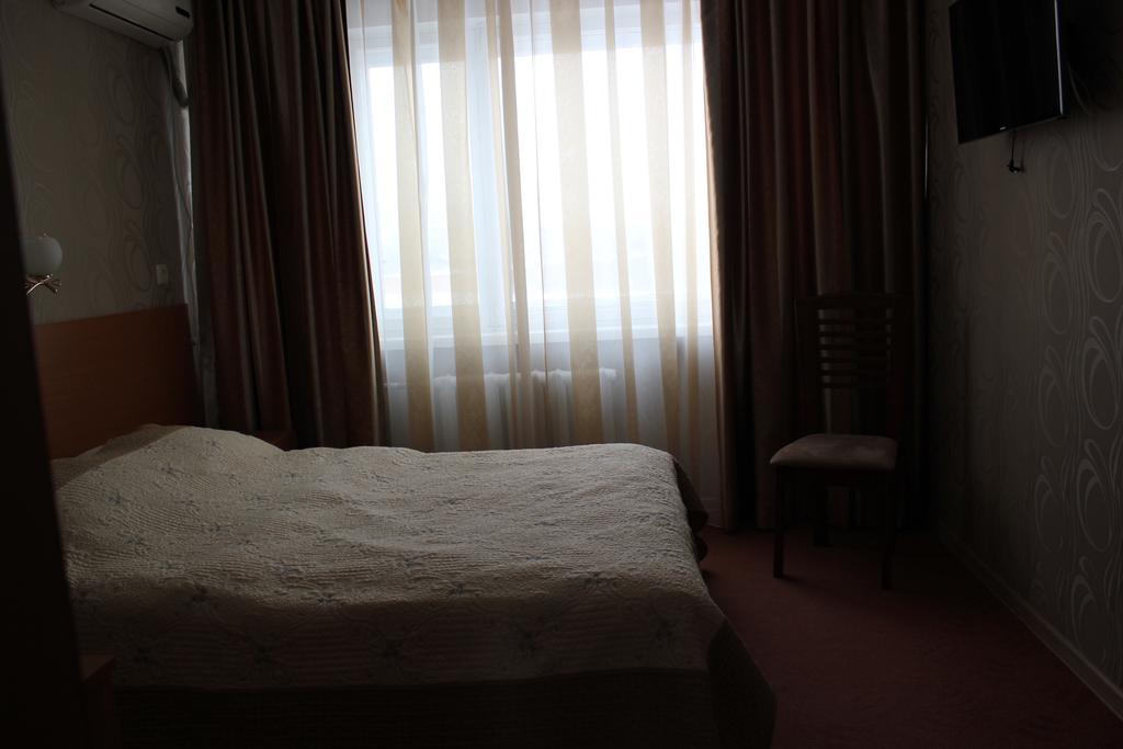 Ust-Kamenogorsk Hotel Buitenkant foto