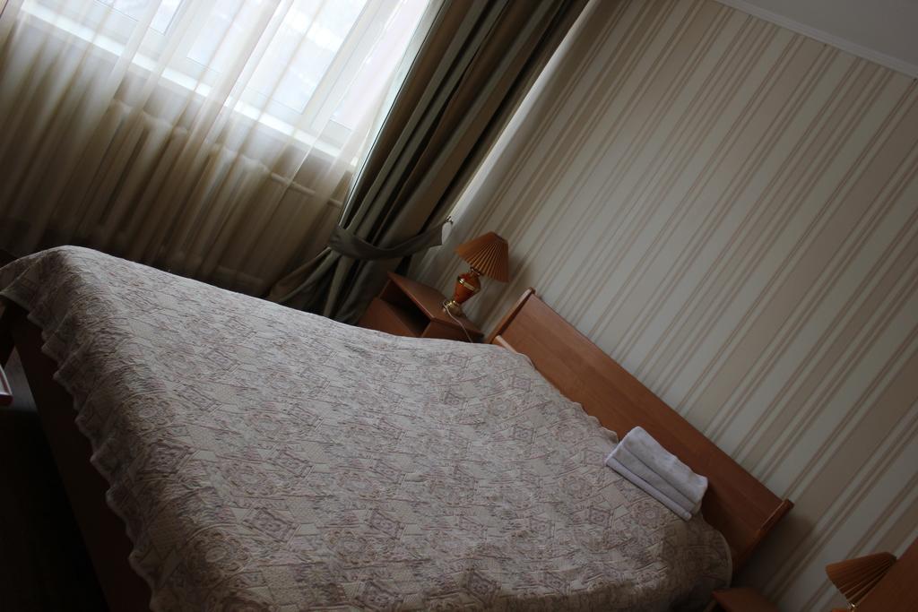 Ust-Kamenogorsk Hotel Buitenkant foto