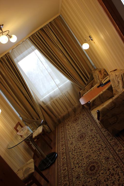 Ust-Kamenogorsk Hotel Buitenkant foto