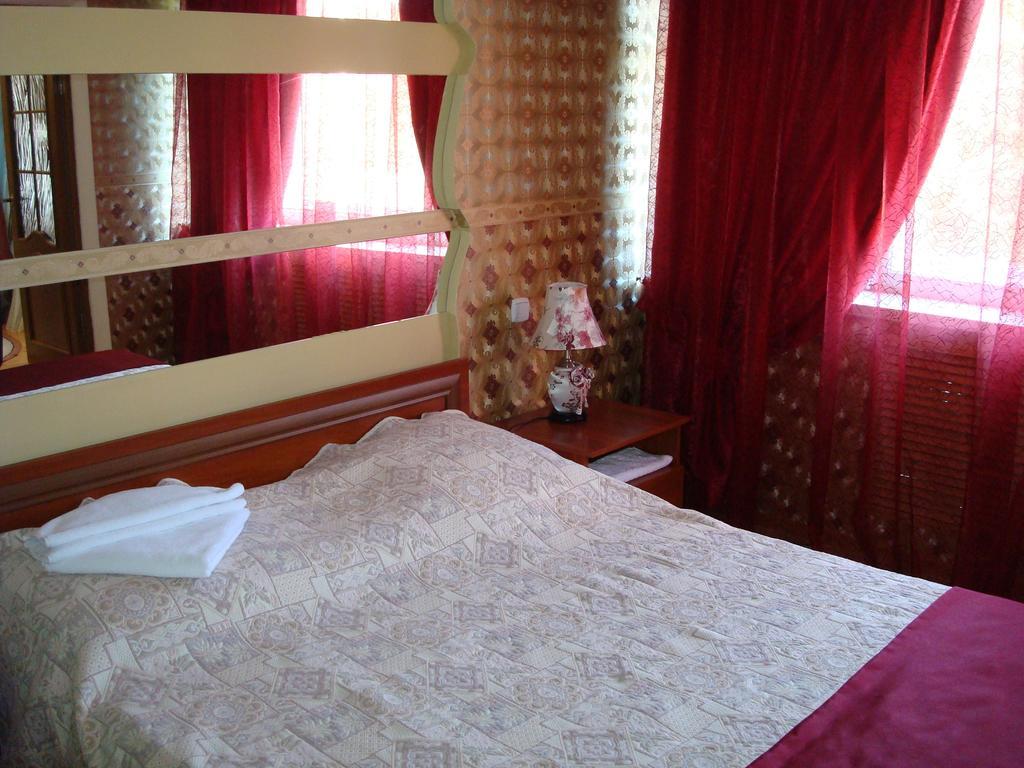Ust-Kamenogorsk Hotel Kamer foto