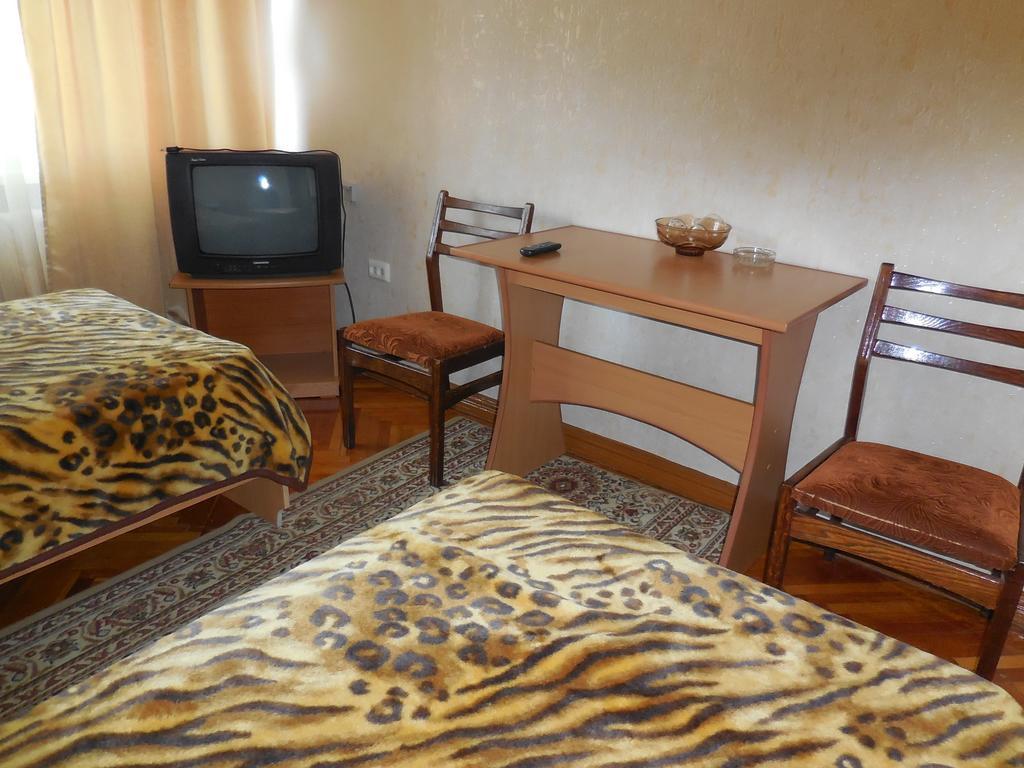 Ust-Kamenogorsk Hotel Kamer foto